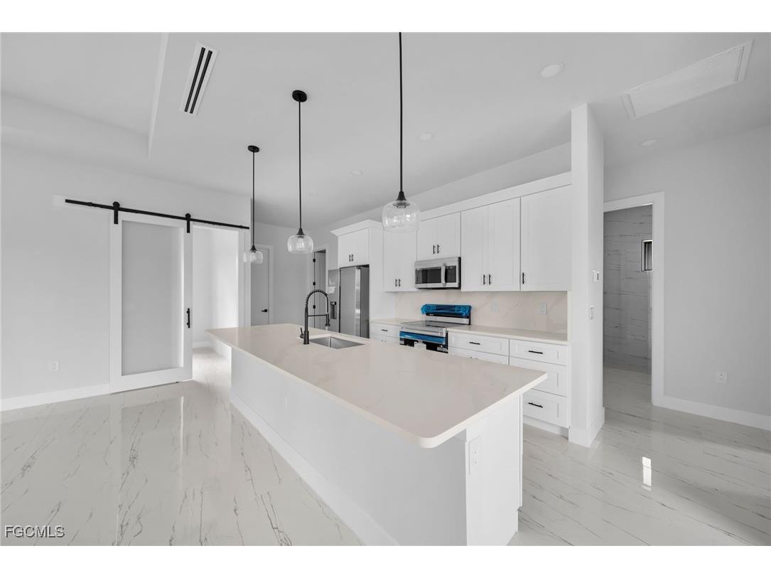 743 Chestnut Street E Lehigh Acres FL 33974 2025021143 image8