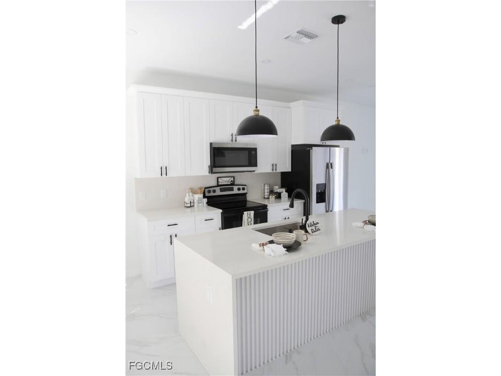 743 Roma Avenue S Lehigh Acres FL 33974 2025020165 image6