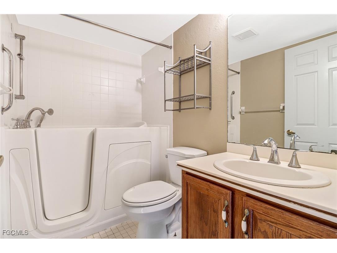 7430 Lake Breeze Drive #206 Fort Myers FL 33907 2025003862 image21