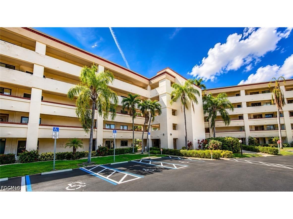 7430 Lake Breeze Drive #311 Fort Myers FL 33907 2026022950 image1