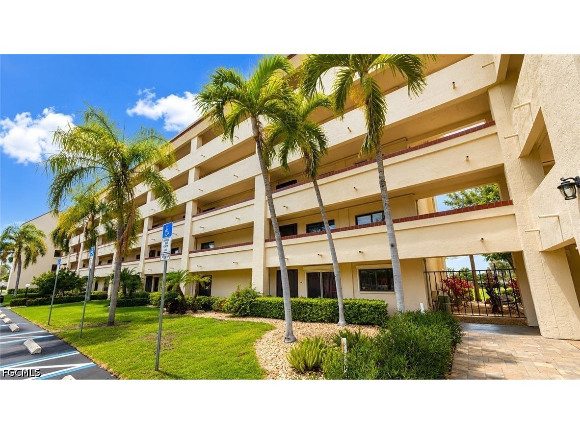 7430 Lake Breeze Drive #311 Fort Myers FL 33907 2026022950 image2