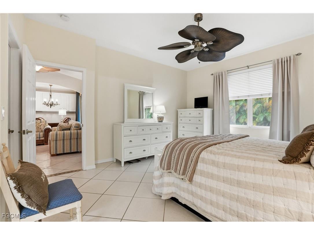 7432 Berkshire Pines Drive Naples FL 34104 2025021895 image16