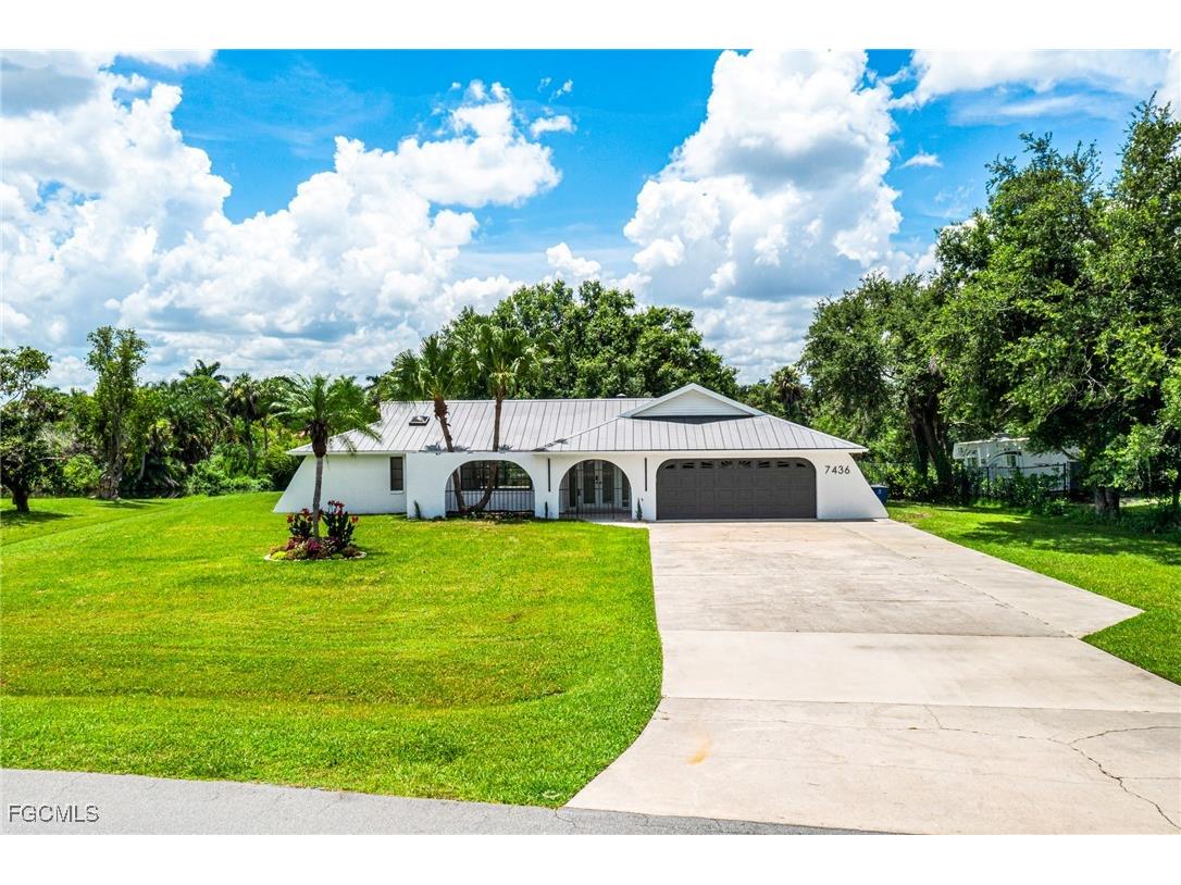 7436 Dana Lin Circle North Fort Myers FL 33917 2025022830 image1