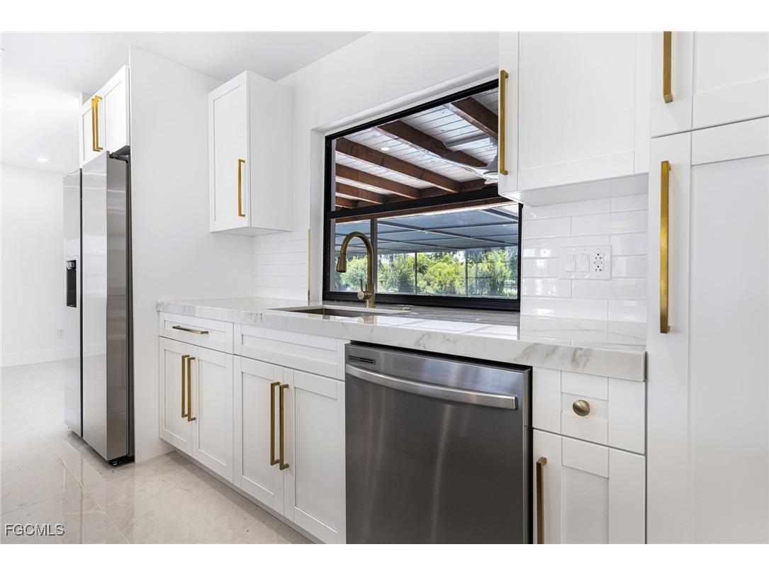 7436 Dana Lin Circle North Fort Myers FL 33917 2025022830 image10