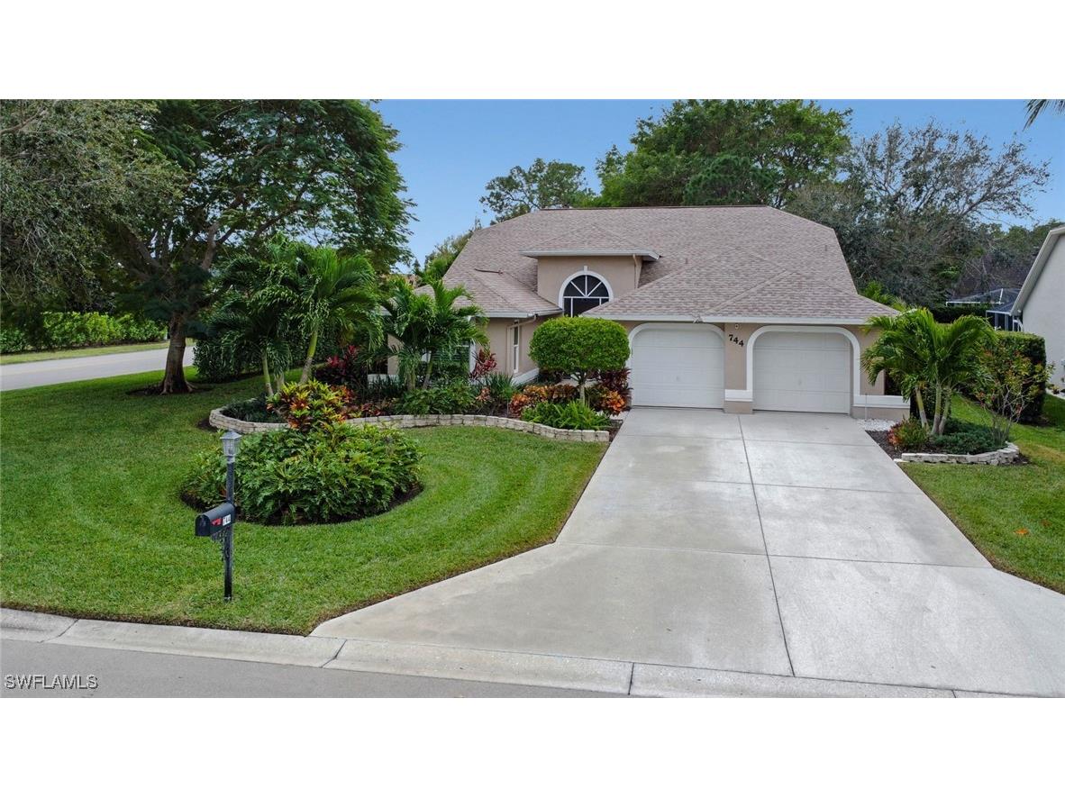 744 Belville Boulevard Naples FL 34104 226002513 image1