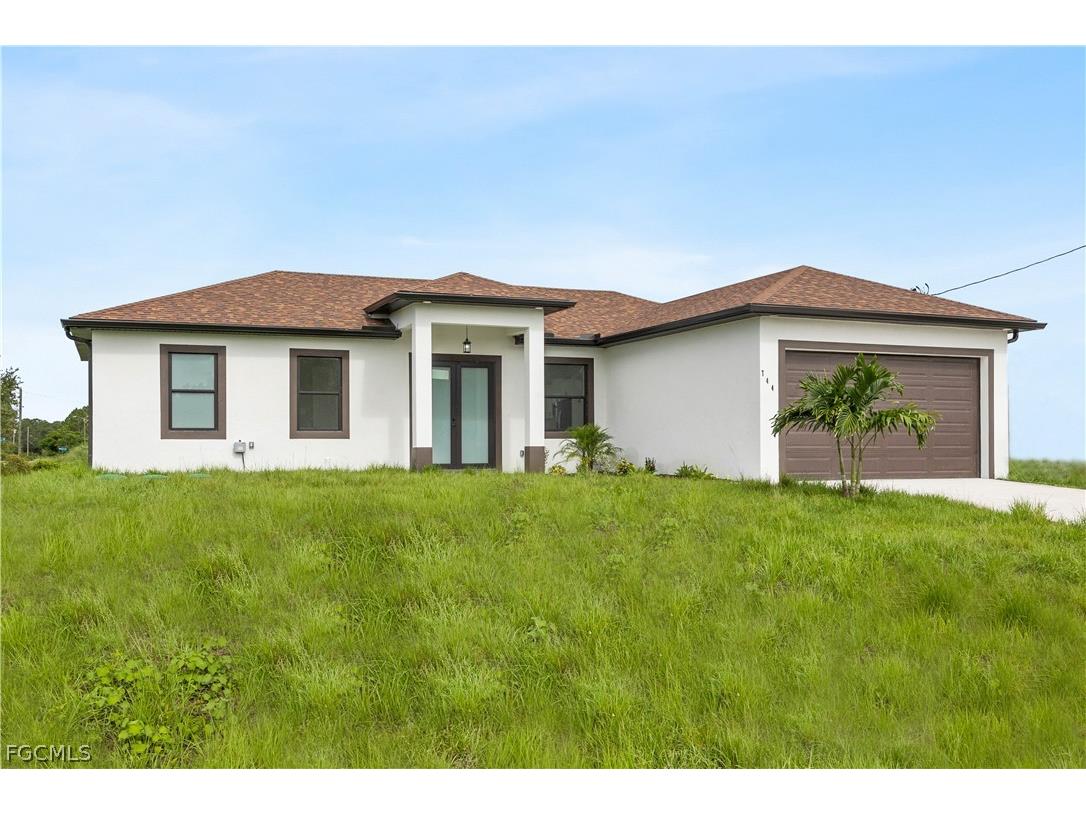 744 Oakridge Avenue S Lehigh Acres FL 33974 2026011893 image2