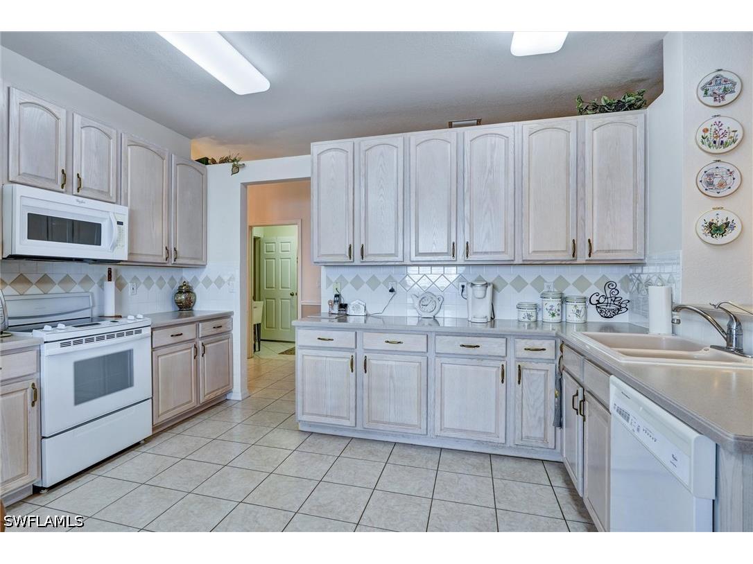 7442 Meldin Court Naples FL 34104 225081808 image24