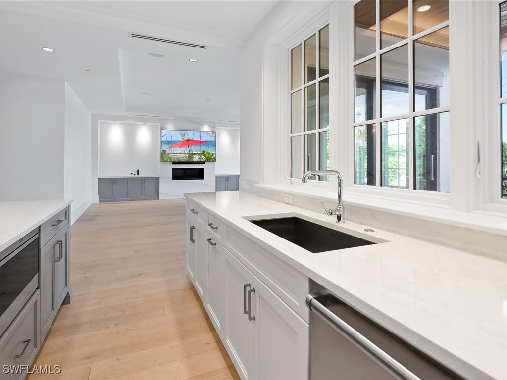 745 12th Avenue S #102 Naples FL 34102 225079054 image18