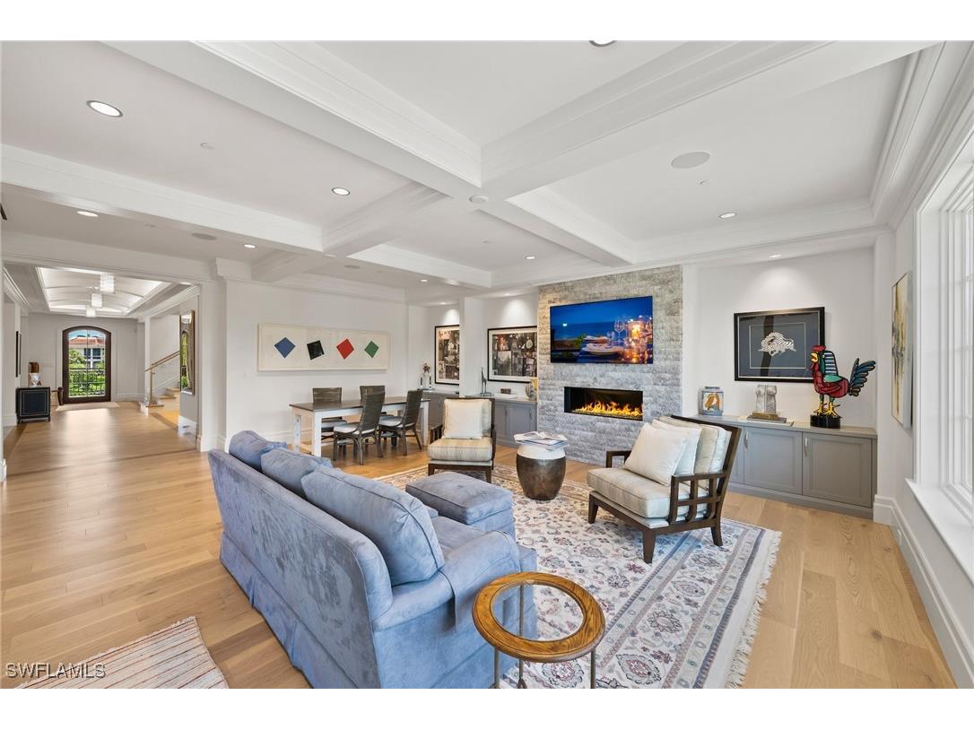 745 12th Avenue S #103 Naples FL 34102 225081202 image2