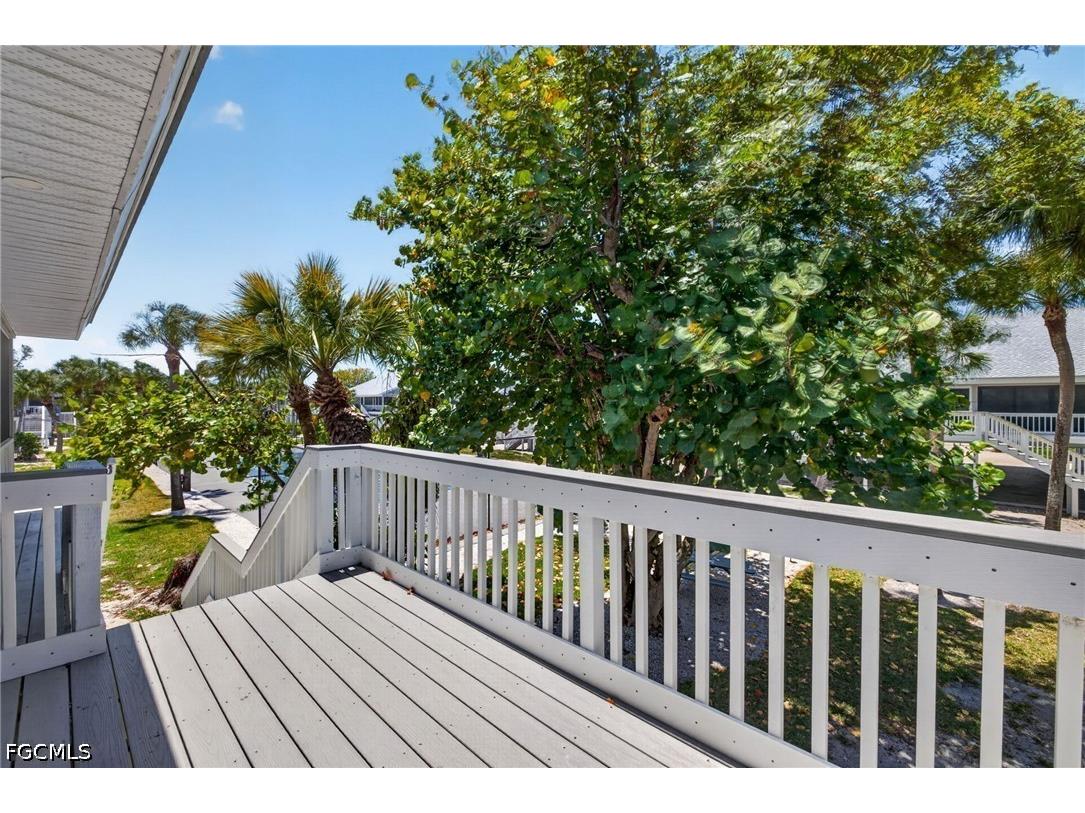 745 Cardium Street Sanibel FL 33957 2026019667 image4