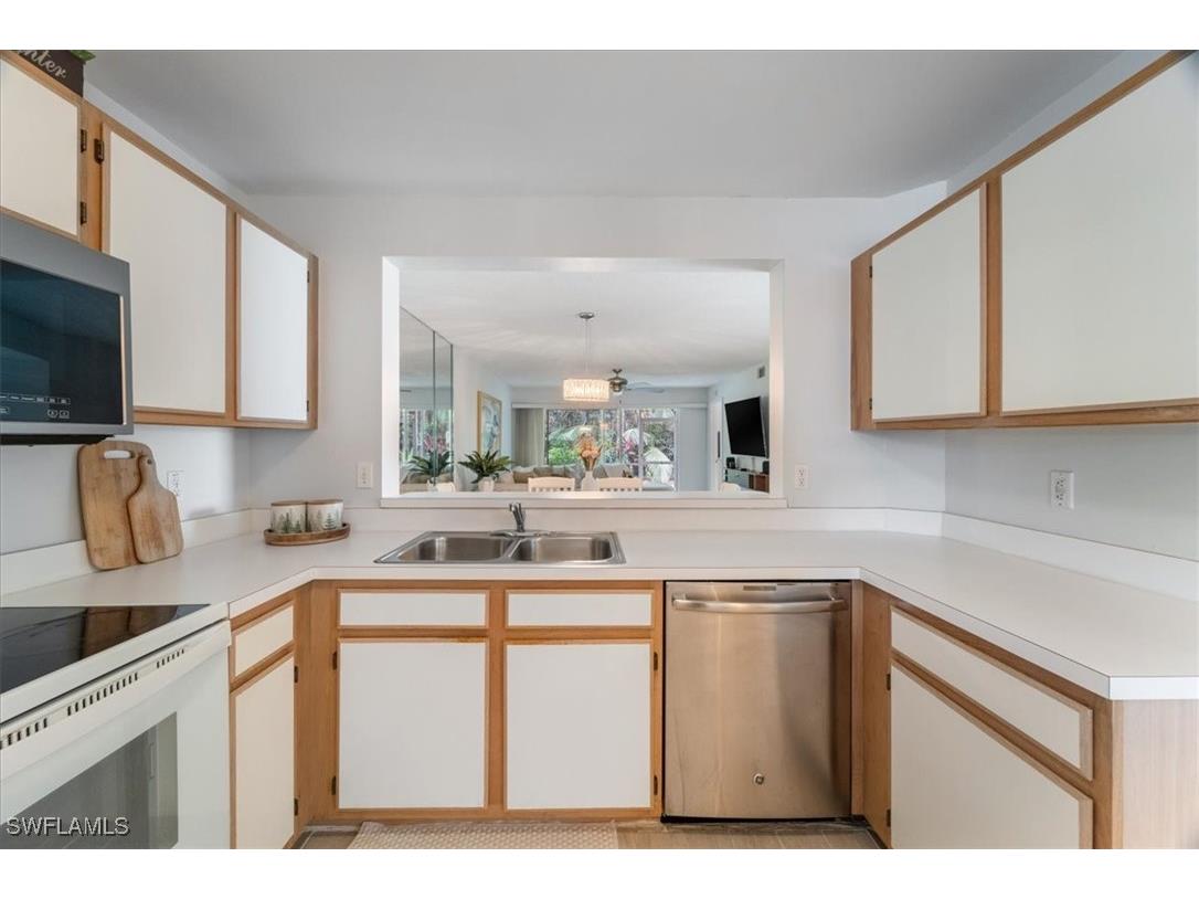 745 Landover Circle #104 Naples FL 34104 225060740 image4