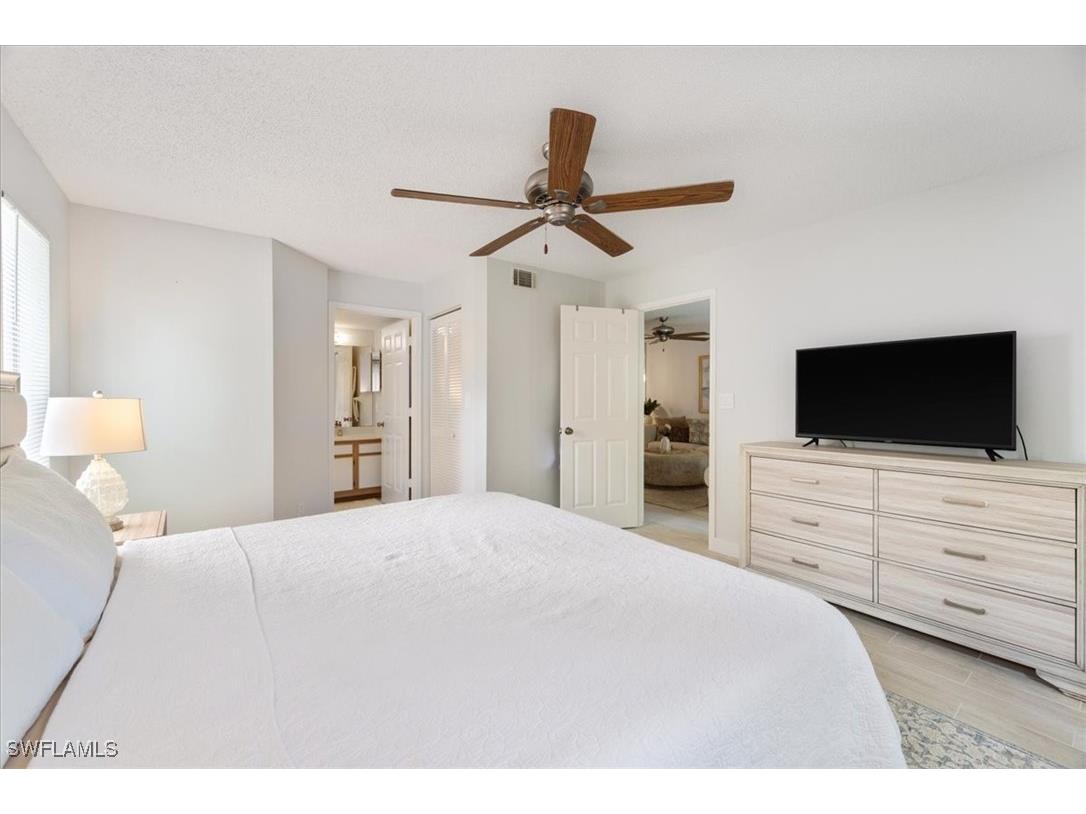 745 Landover Circle #104 Naples FL 34104 225060740 image9