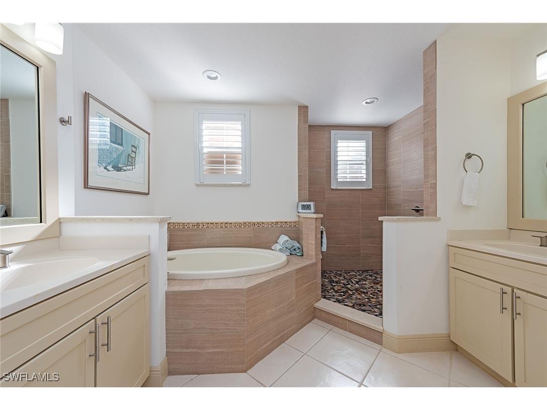 745 Regency Reserve Circle #5202 Naples FL 34119 226002279 image8