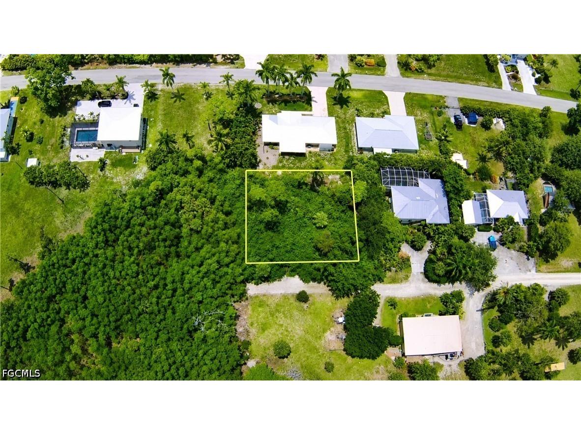 7455 Georgiana Drive Bokeelia FL 33922 2026025225 image2