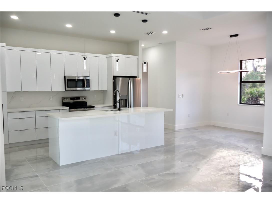 746 Breamer Avenue S Lehigh Acres FL 33974 2026008645 image3