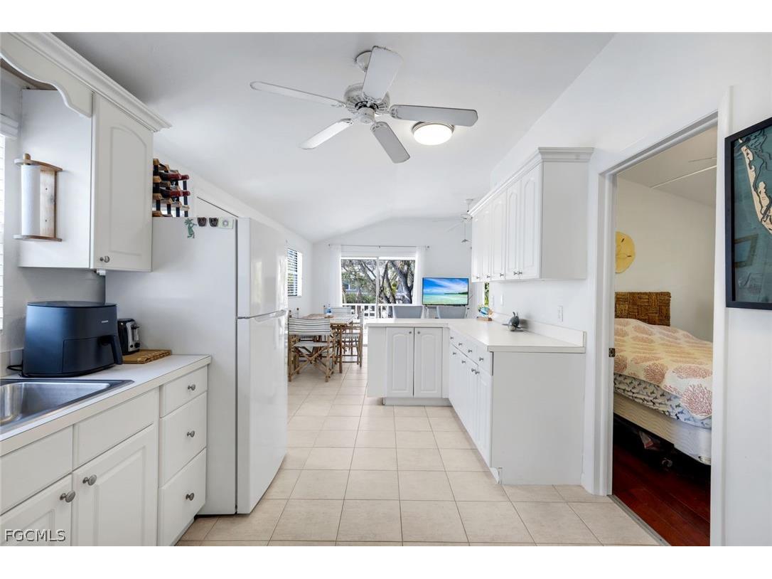 746 Cardium Street Sanibel FL 33957 2026011777 image4