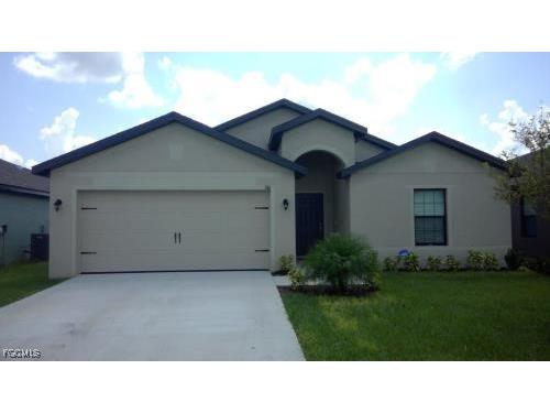 746 Center Lake Street Lehigh Acres FL 33974 2025024803 image1