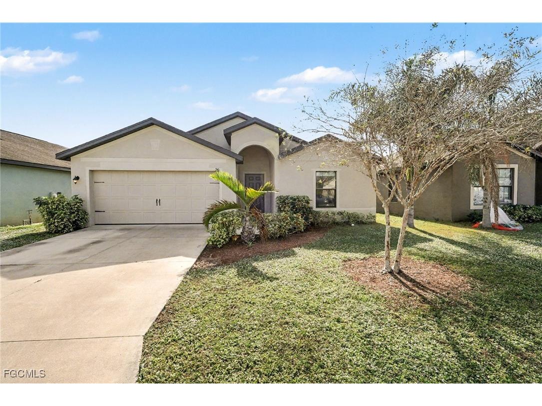 746 Center Lake Street Lehigh Acres FL 33974 2025024803 image2