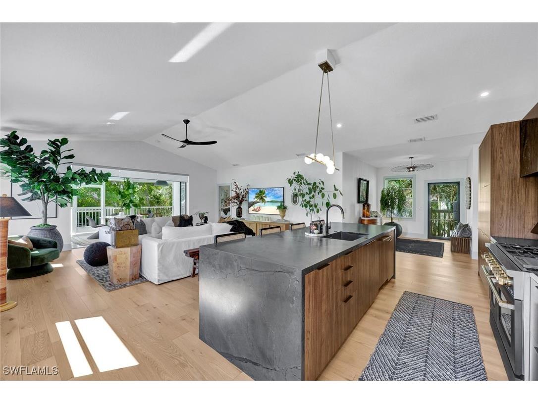 746 Park Avenue Naples FL 34110 225072274 image1