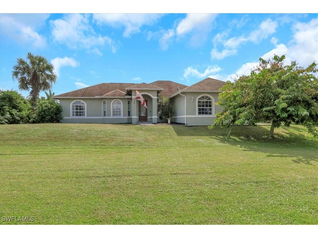 748 41st Avenue NW Naples FL 34120 225079791 image1