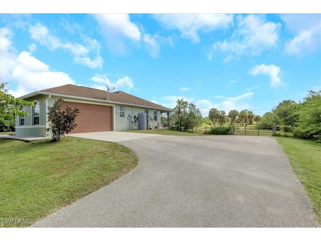 748 41st Avenue NW Naples FL 34120 225079791 image2