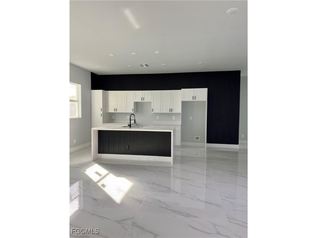 748 Chestnut Street E Lehigh Acres FL 33974 2025023483 image8