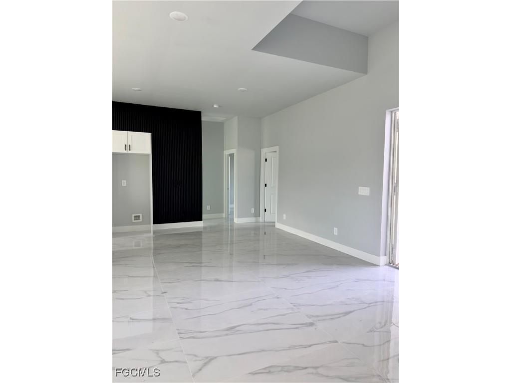 748 Chestnut Street E Lehigh Acres FL 33974 2025023483 image9