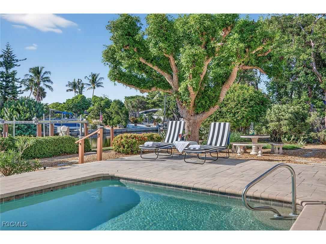 748 Windlass Way Sanibel FL 33957 2025017138 image41