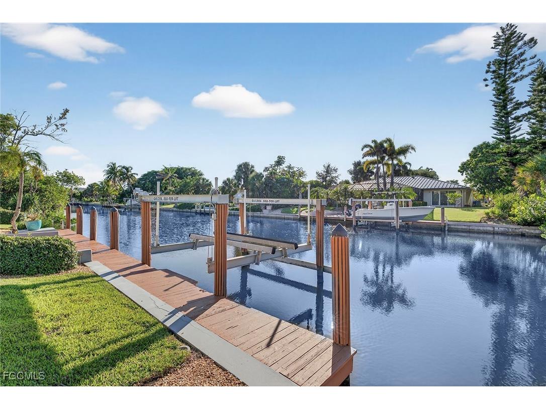 748 Windlass Way Sanibel FL 33957 2025017138 image44