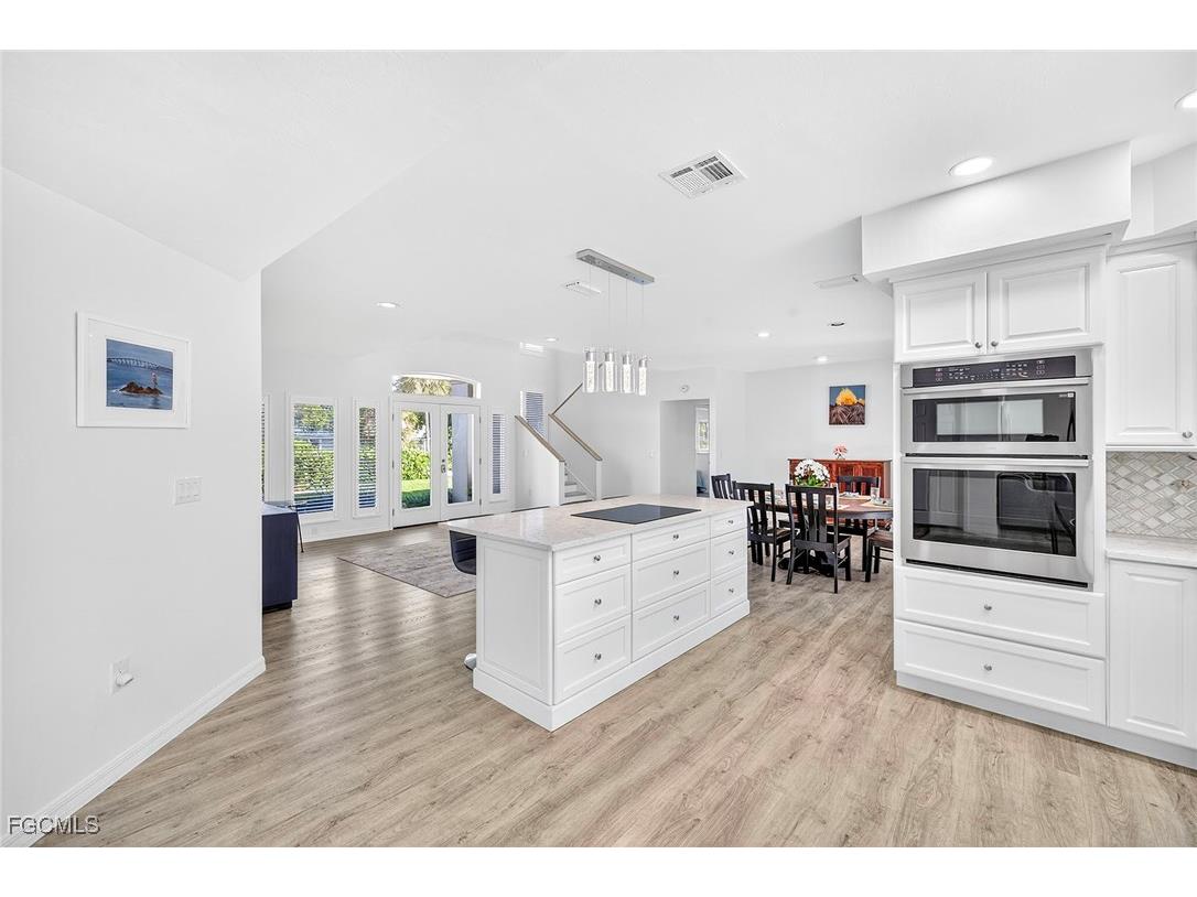 748 Windlass Way Sanibel FL 33957 2025017138 image8