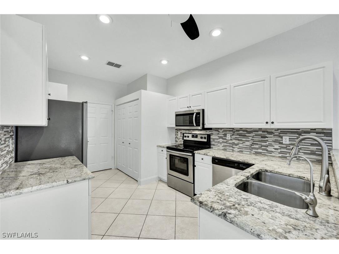 7488 Berkshire Pines Drive Naples FL 34104 226006771 image10
