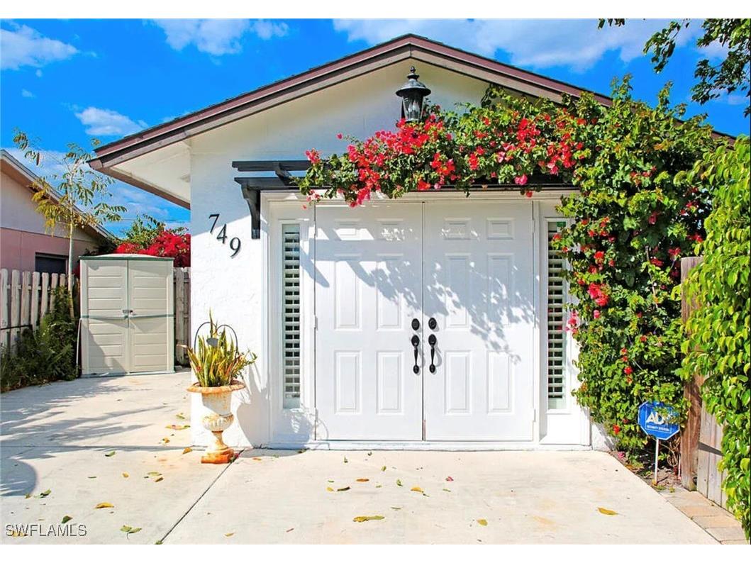 749 105th Avenue N Naples FL 34108 225084243 image3