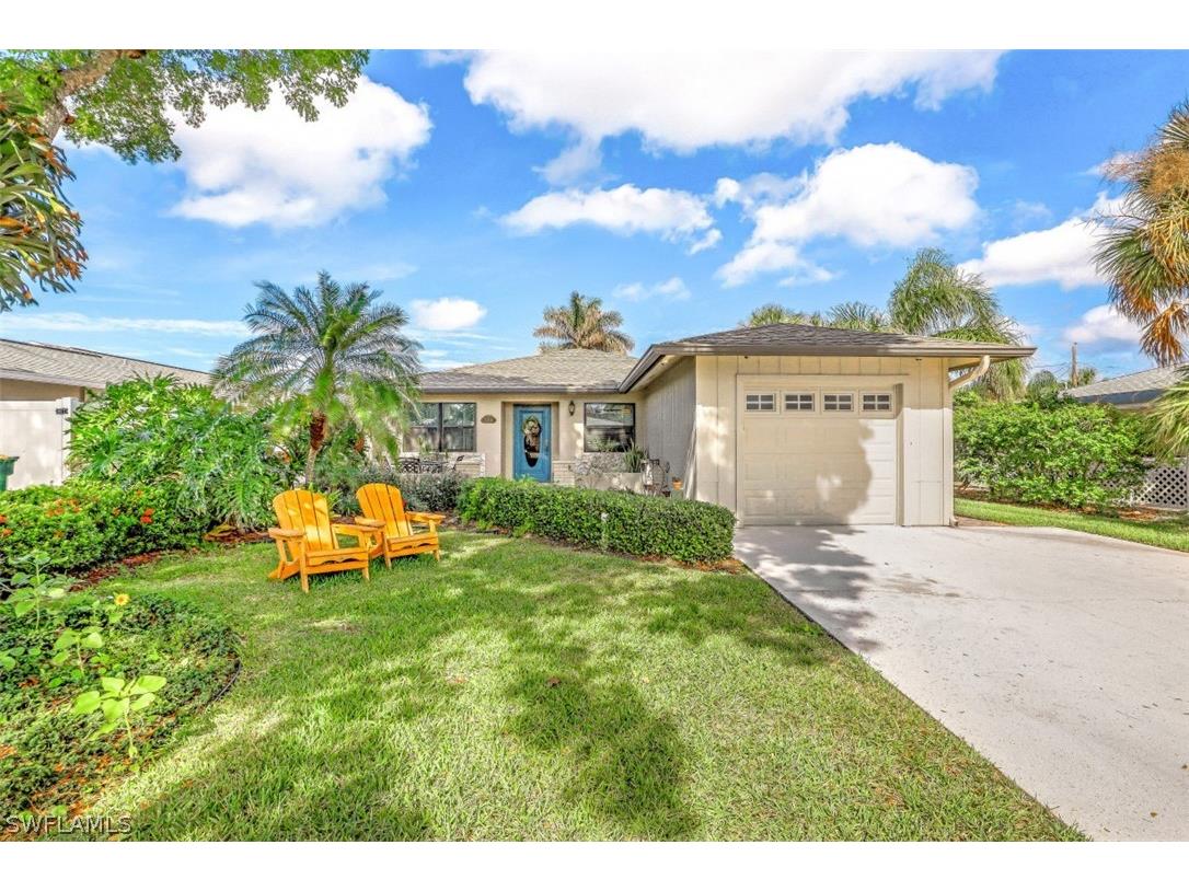749 97th Avenue N Naples FL 34108 222083624 image1