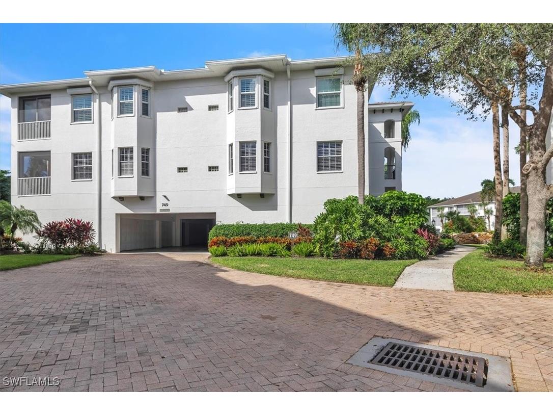 749 Bentwater Circle #101 Naples FL 34108 225076324 image36