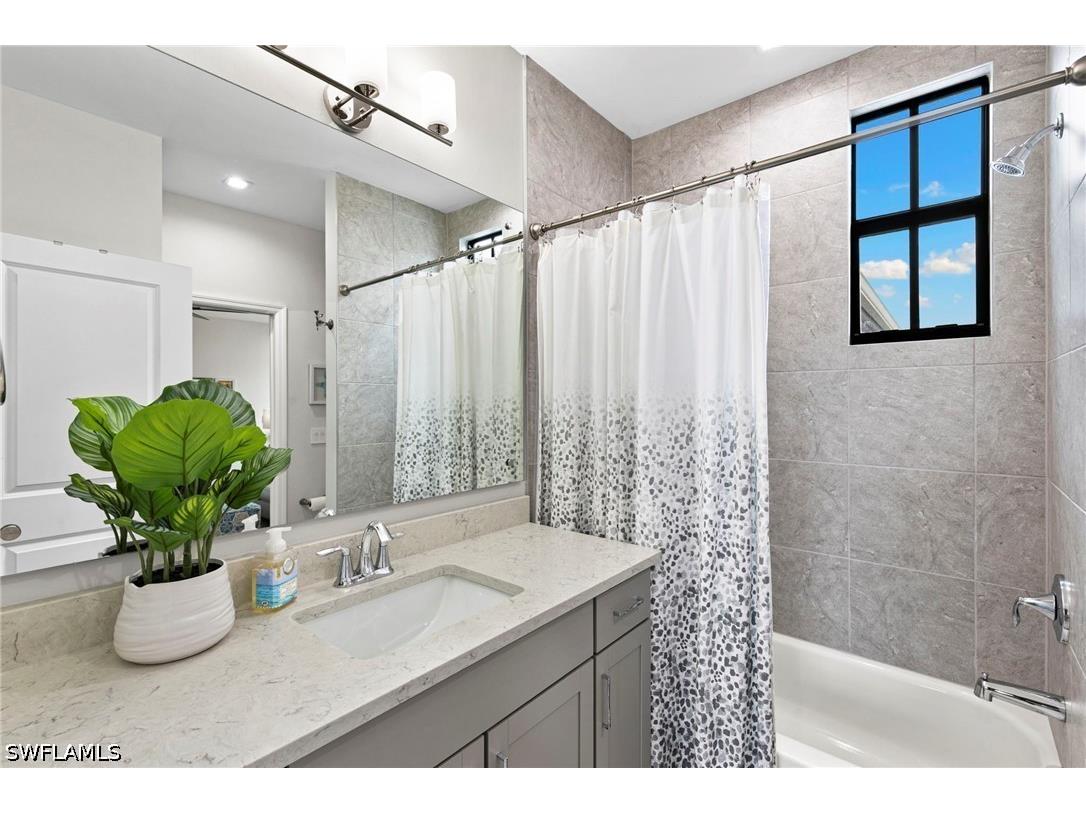 7490 Rockefeller Drive Naples FL 34119 226023028 image19
