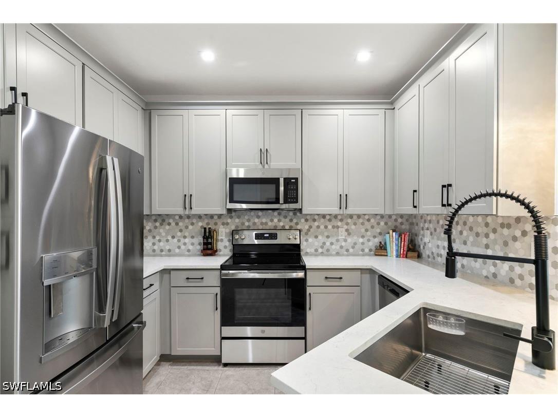 7490 Rockefeller Drive Naples FL 34119 226023028 image6