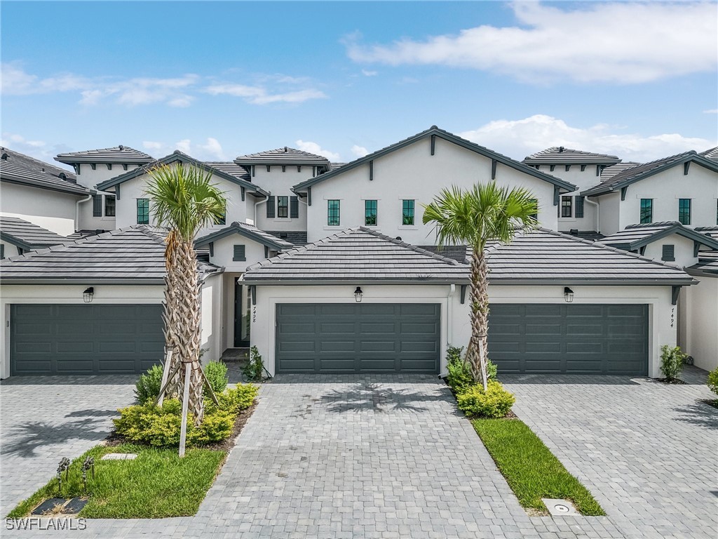 7498 Rockefeller Drive Naples FL 34119 224076954 image1