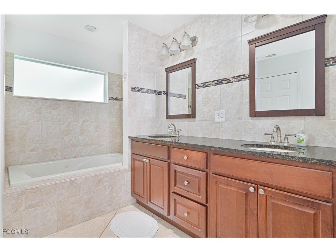 75 3rd Street Bonita Springs FL 34134 2025008586 image26