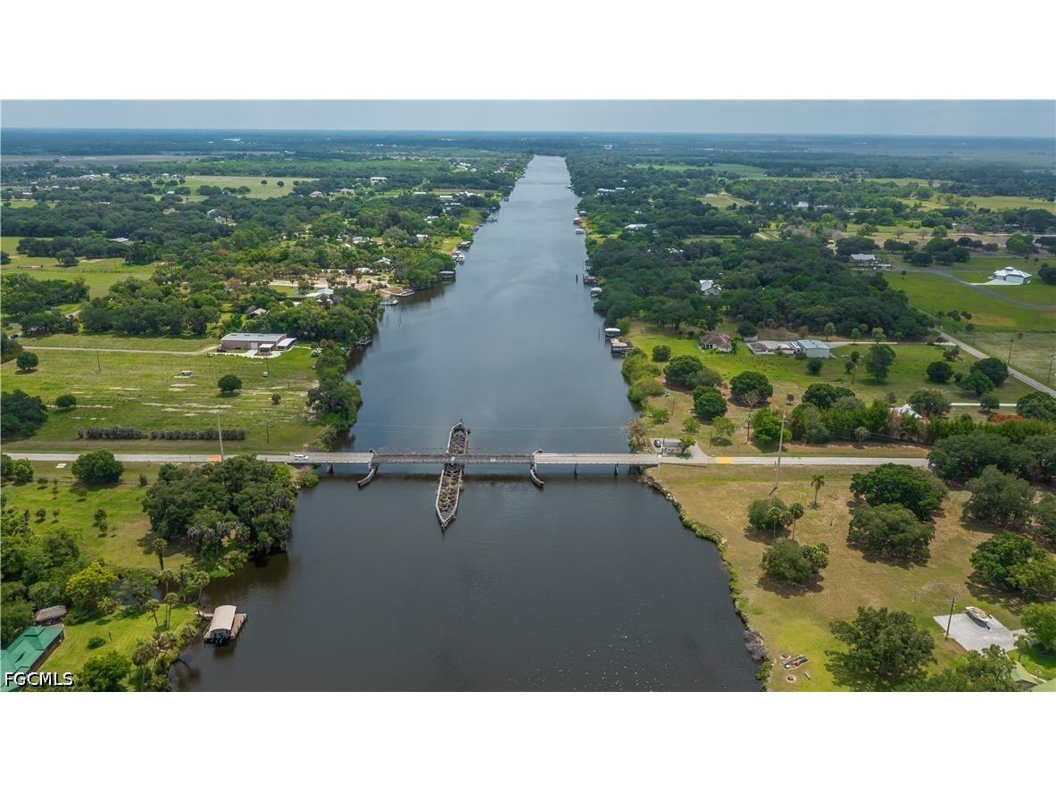 75 Ft Denaud Bridge Way Labelle FL 33935 2026020054 image23