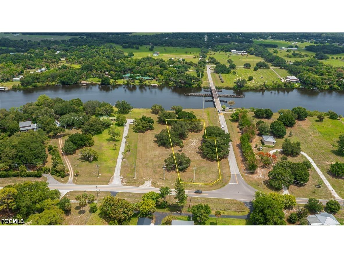 75 Ft Denaud Bridge Way Labelle FL 33935 2026020054 image4