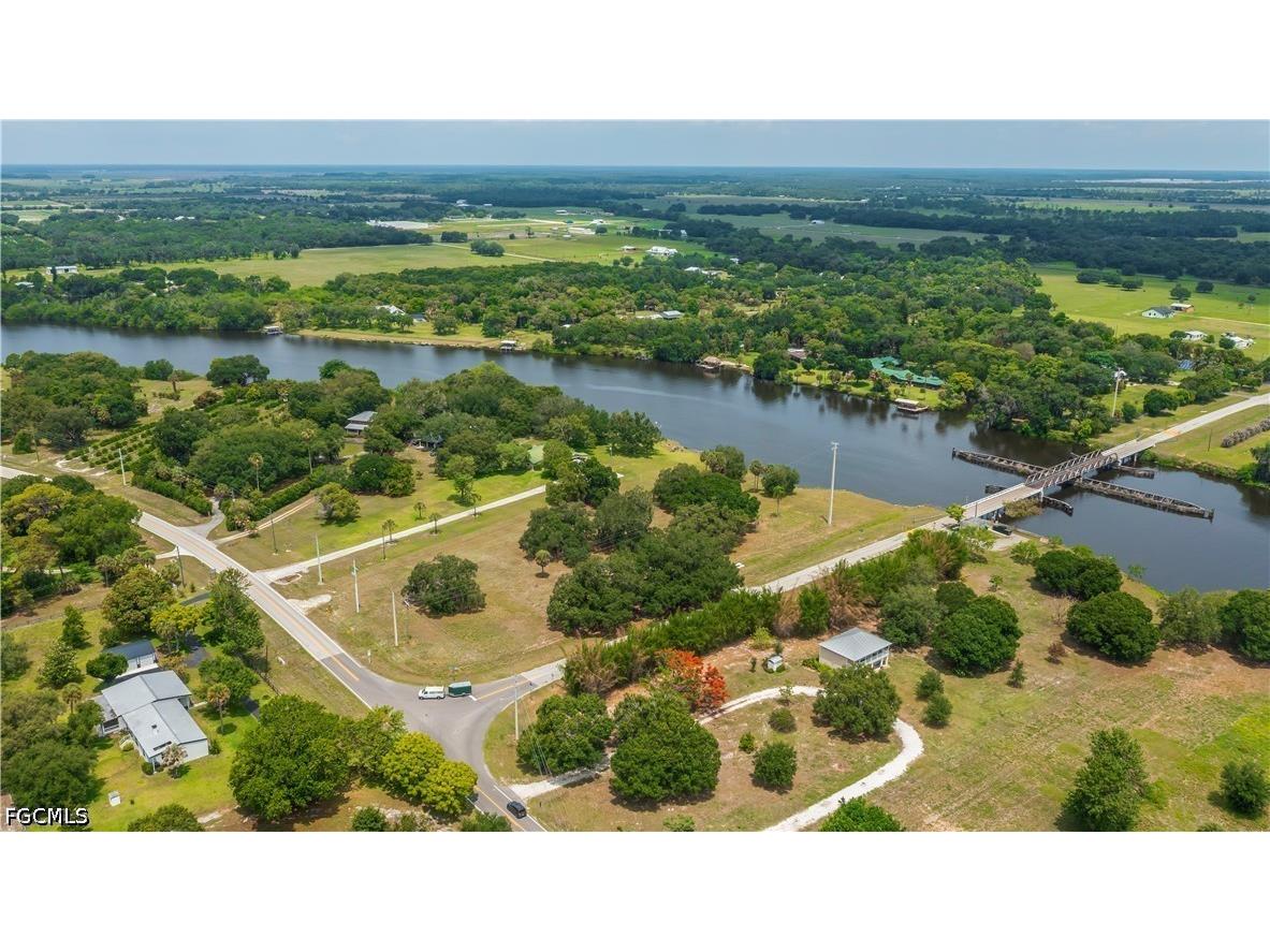 75 Ft Denaud Bridge Way Labelle FL 33935 2026020054 image5