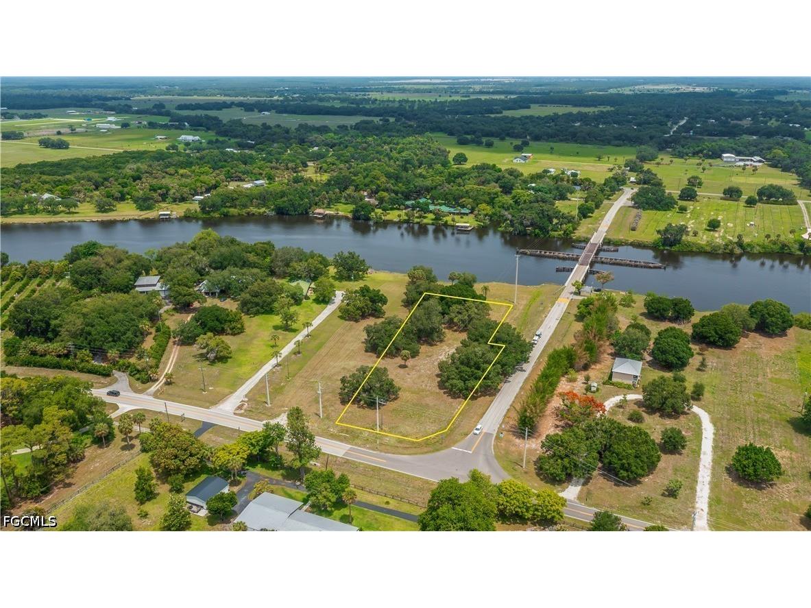 75 Ft Denaud Bridge Way Labelle FL 33935 2026020054 image7