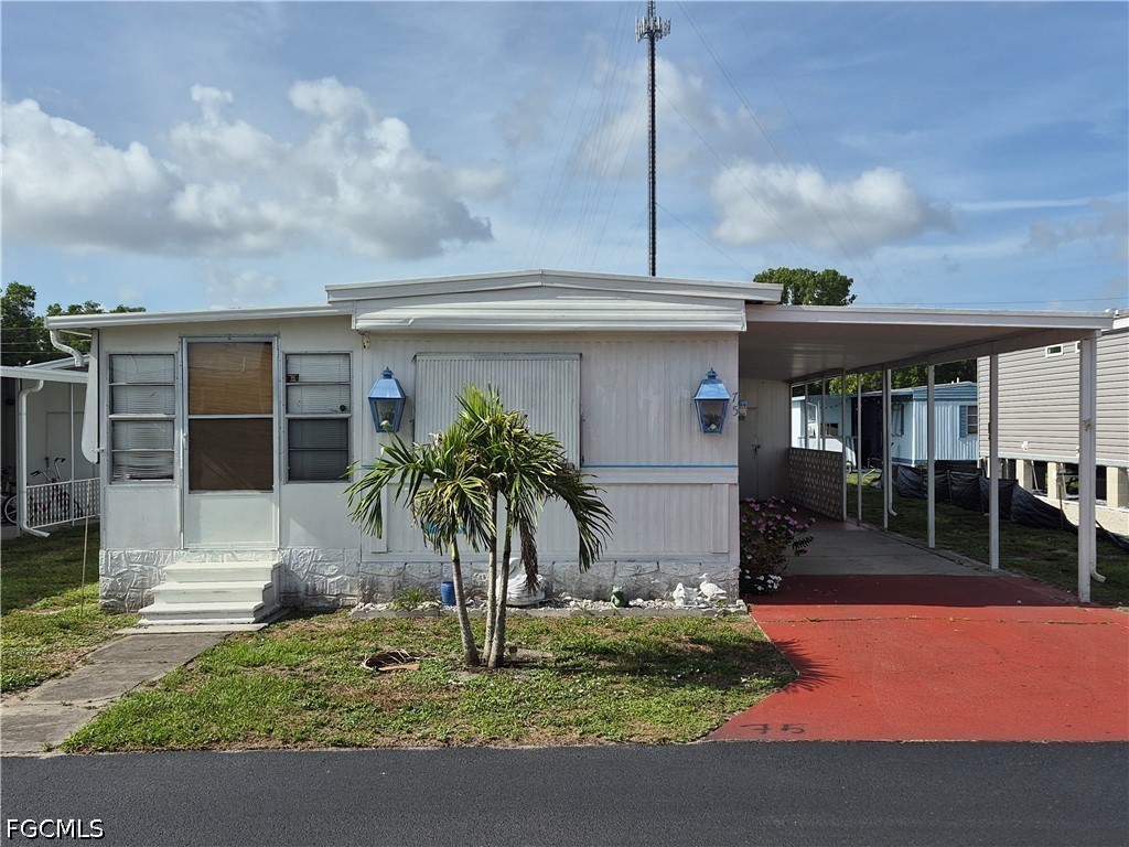 75 Hacienda Boulevard Fort Myers FL 33905 2026022206 image3
