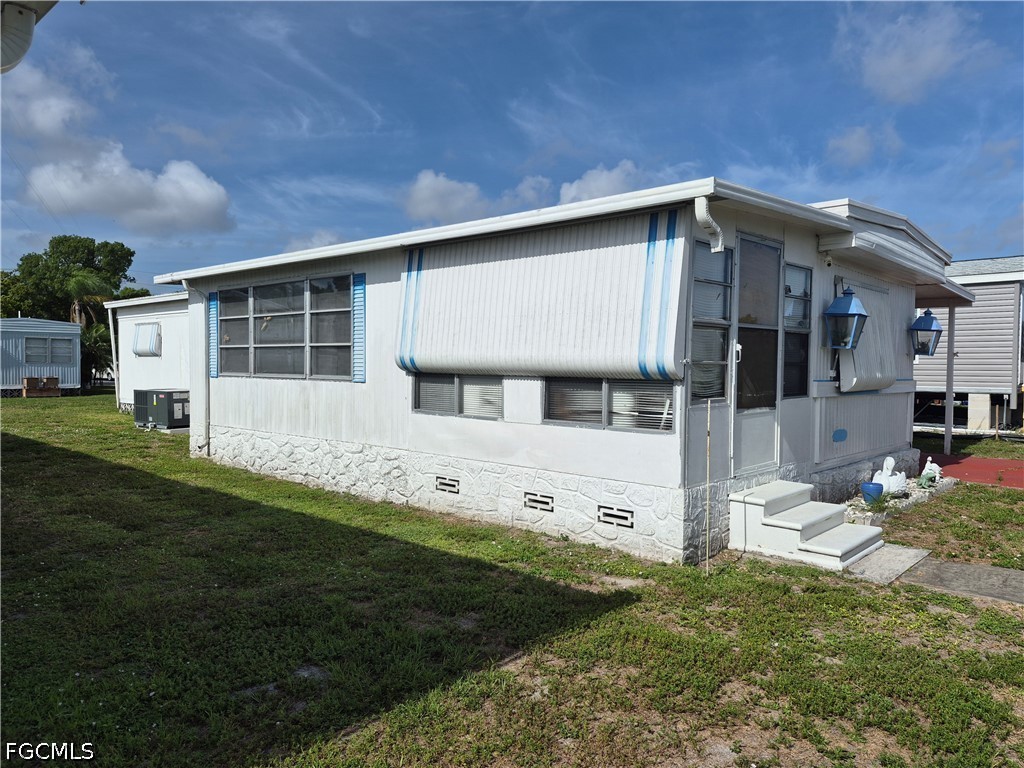75 Hacienda Boulevard Fort Myers FL 33905 2026022206 image5
