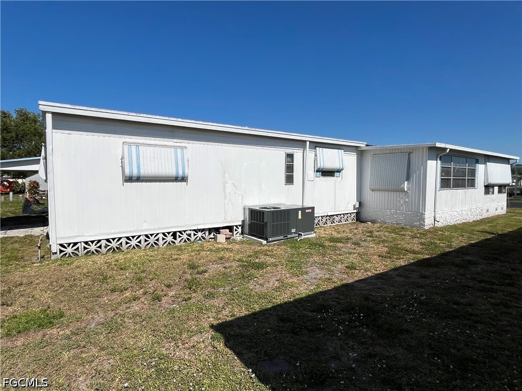 75 Hacienda Boulevard Fort Myers FL 33905 2026022206 image8