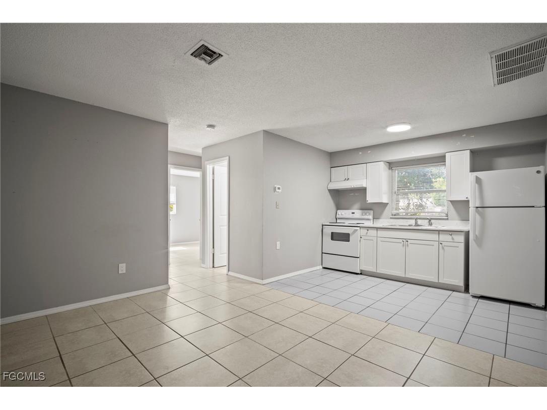 75 Cypress Street North Fort Myers FL 33903 2025006496 image5