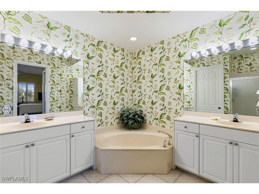 750 Bentwater Circle #203 Naples FL 34108 225085112 image11