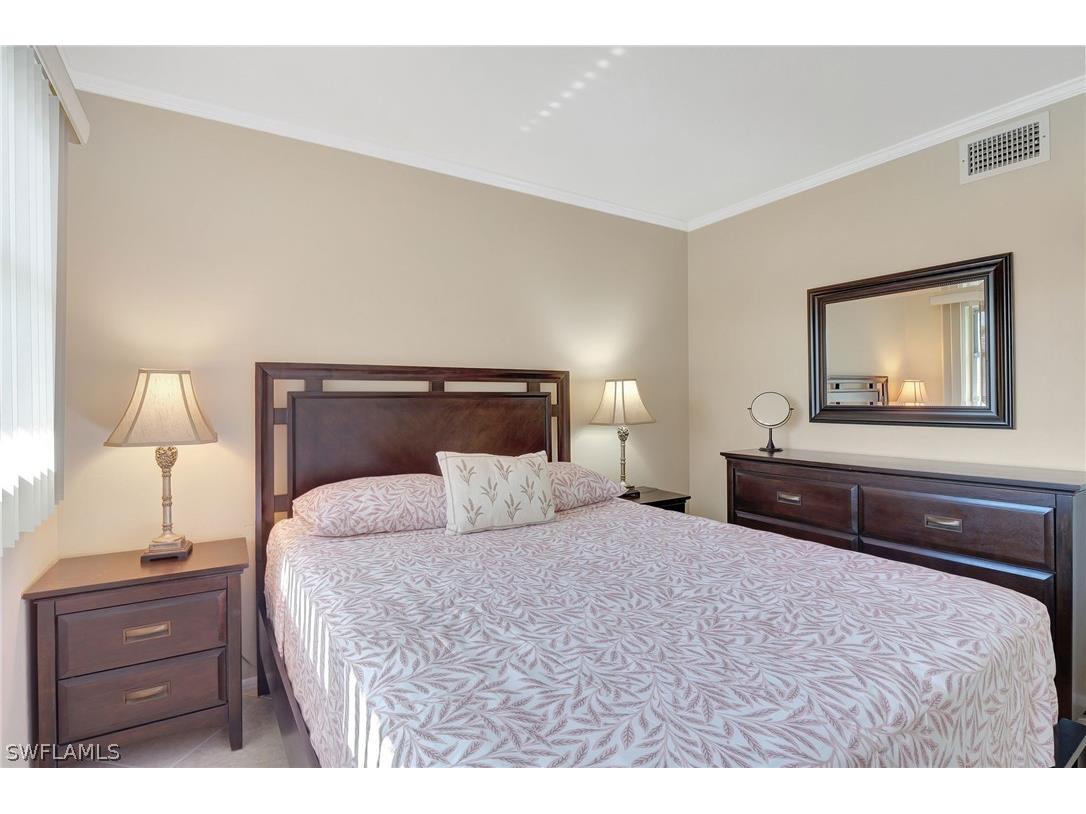 750 Mooring Lane #105 Naples FL 34102 226012351 image17