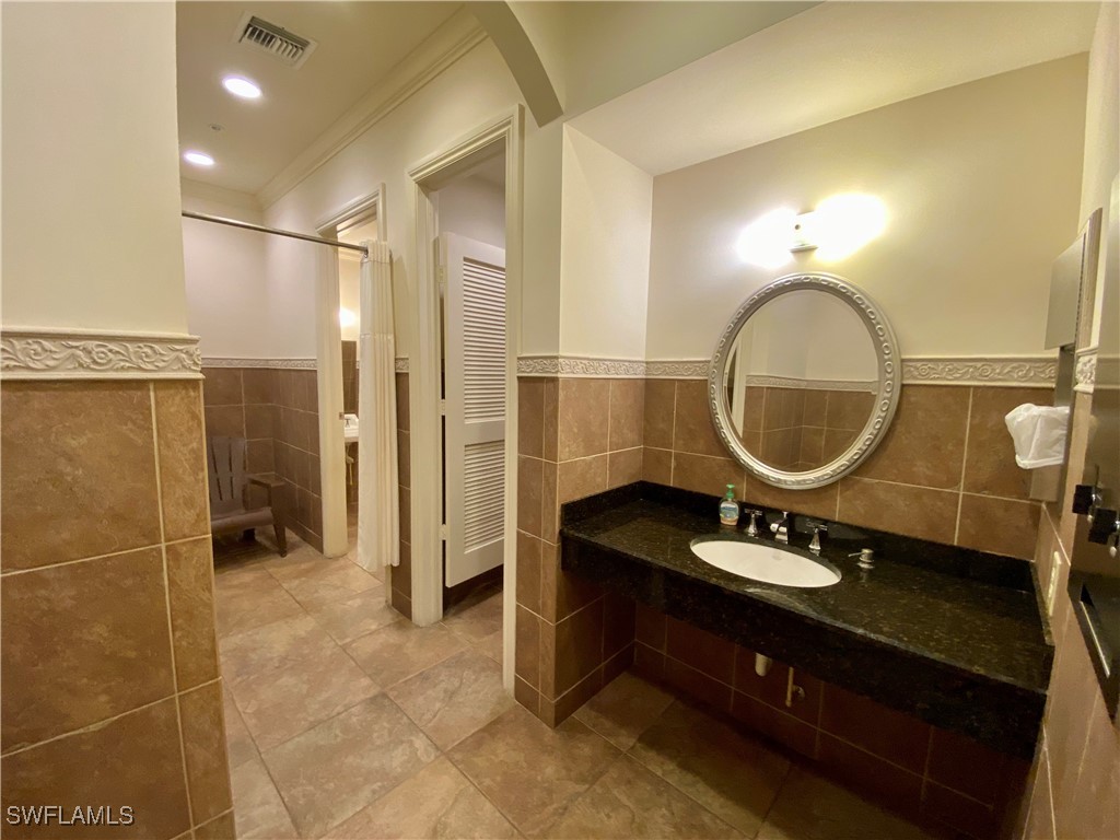 750 N Collier Boulevard Marco Island FL 34145 224097490 image22