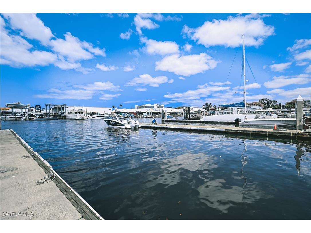 750 River Point A3-22 Drive Naples FL 34102 225067039 image8